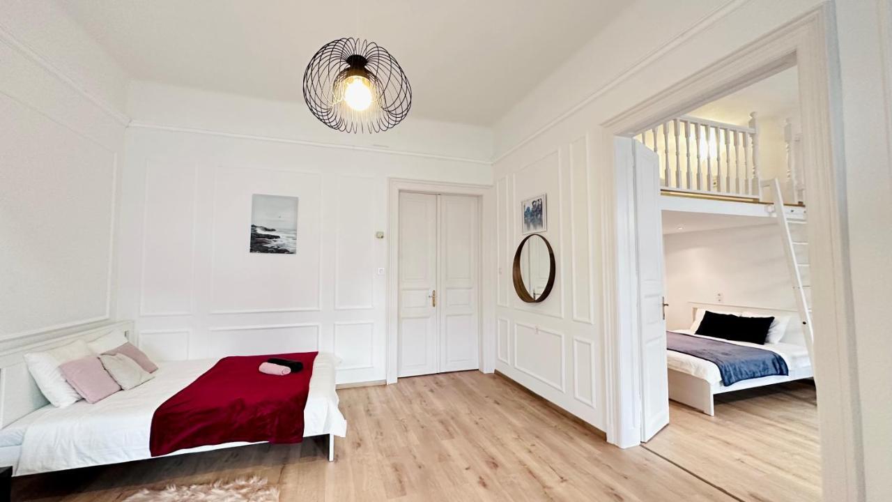 Jozsef 18 Apartment - 5 Mins To New York Cafe Budapest Luaran gambar