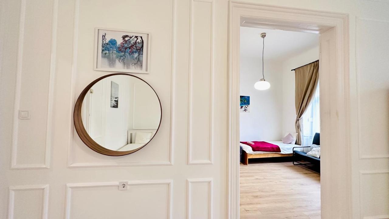 Jozsef 18 Apartment - 5 Mins To New York Cafe Budapest Luaran gambar